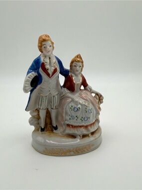 1945-1952 Vintage Occupied Japan Porcelain Couple Figurine Decor